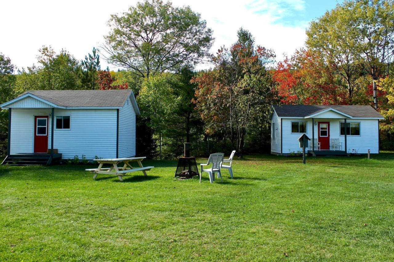 Chalet Au Bord Du St-Maurice La Tuque Bagian luar foto