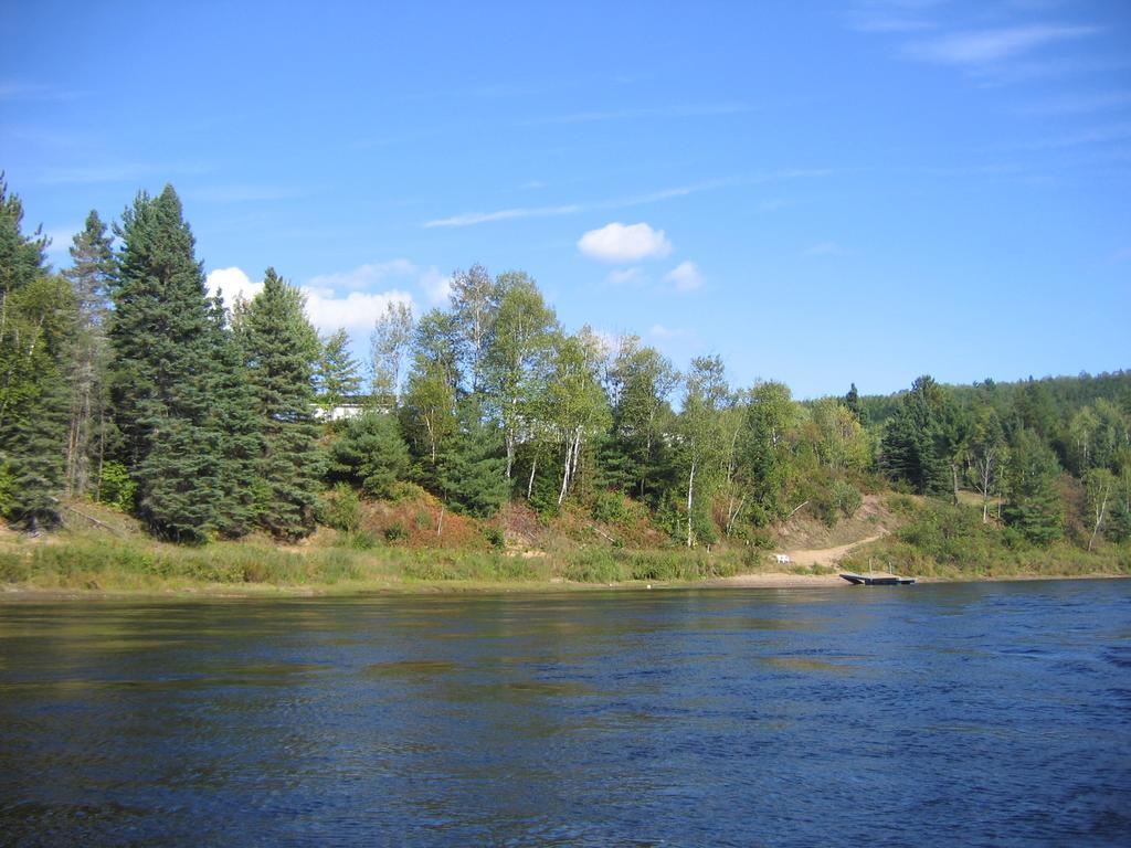 Chalet Au Bord Du St-Maurice La Tuque Bagian luar foto